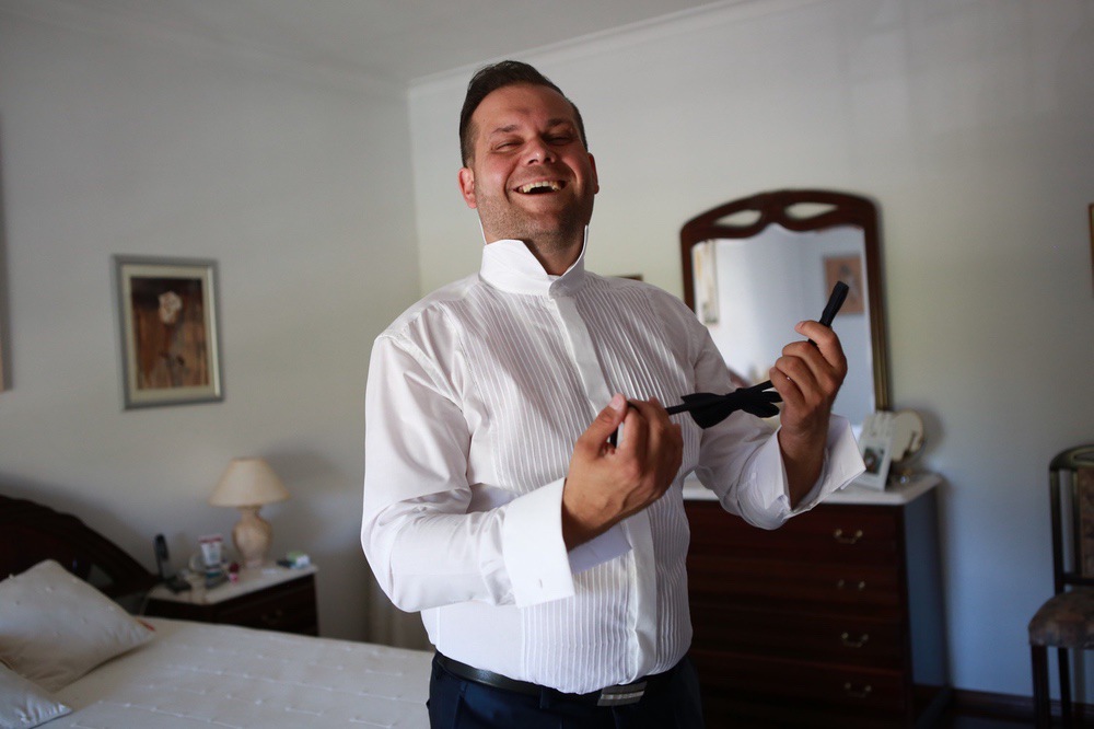 Getting Ready des Braeutigams im Hotel, Hochzeitsfotograf Aachen