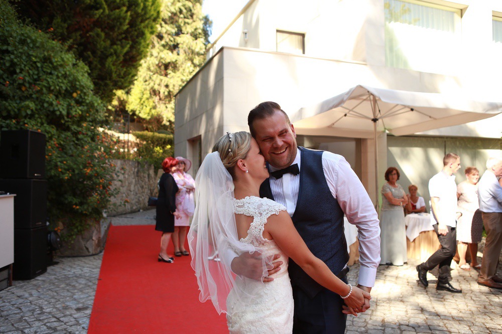 Brautpaar beim Tanzen am Nachmittag, Hochzeitsfotograf Aachen